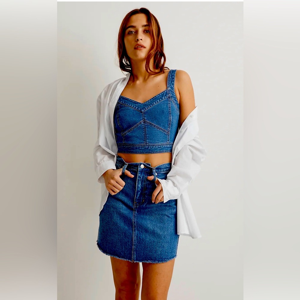 Madewell Denim Dolphin-Hem Mini Skirt